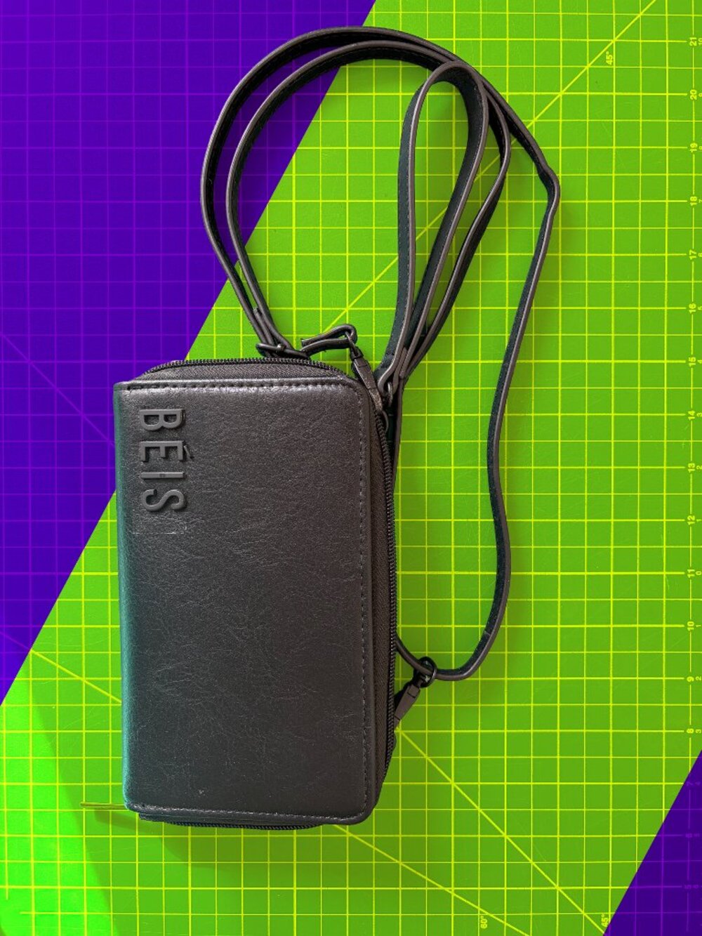BÉIS The Travel Wallet Crossbody & Wristlet in Black